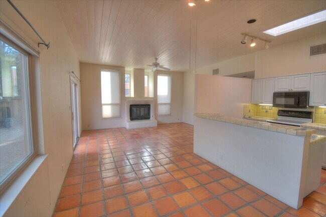 Building Photo - 2517 Tramway Terrace Ct NE