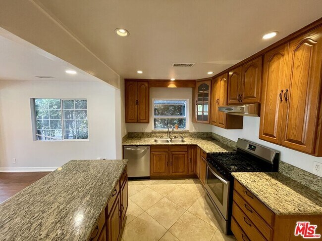 Building Photo - 5017 Edgewood Pl