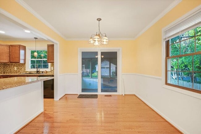 Building Photo - 948 Ficklen Rd