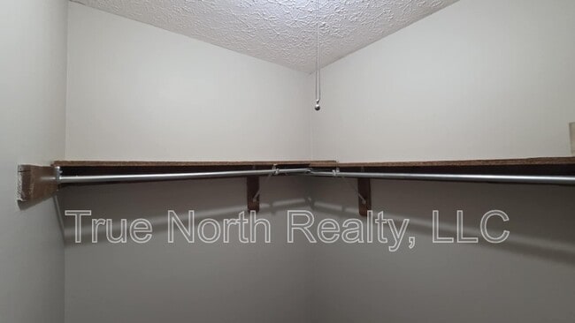 Building Photo - 2581 Sandbury Blvd
