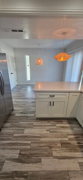 Kitchen looking at Dinning - 985 Juniper Ct