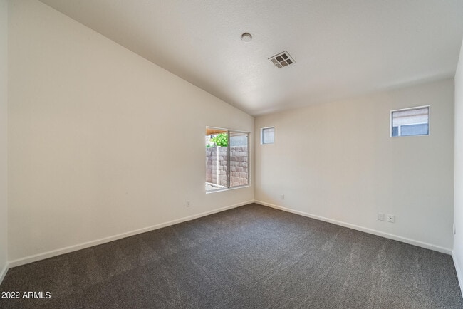 Building Photo - 3024 E Blackhawk Dr