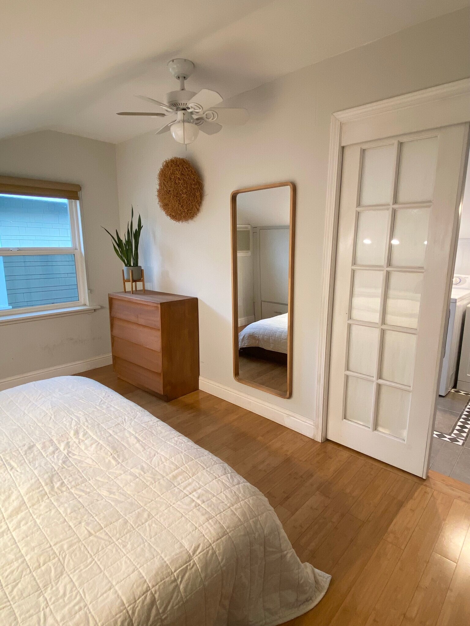 Bedroom view toward the bathroom - 1610 22nd St