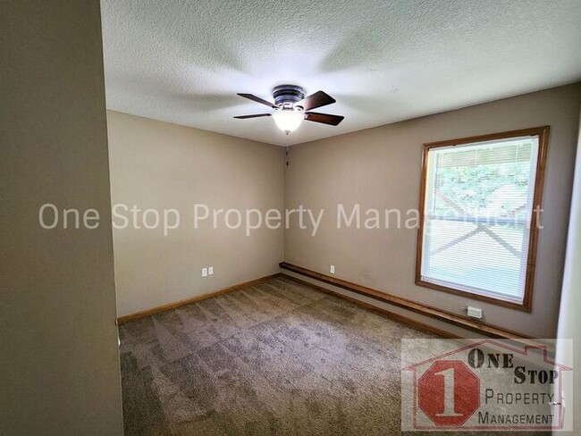 Building Photo - 3-Bedroom, 2.5-Bathroom home in Independence