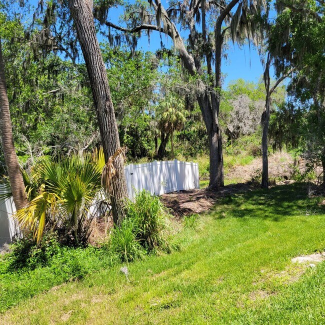 Building Photo - Annual UNfurnished almost BRAND NEW townhome just south of University and Lockwood Ridge!