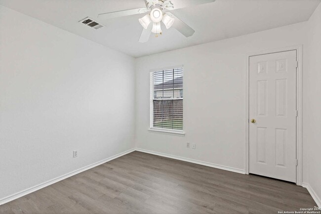 Building Photo - 3045 Pine Valley Dr