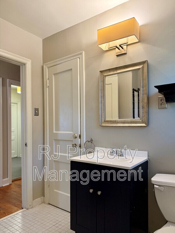 Building Photo - 2888 Midland Ave