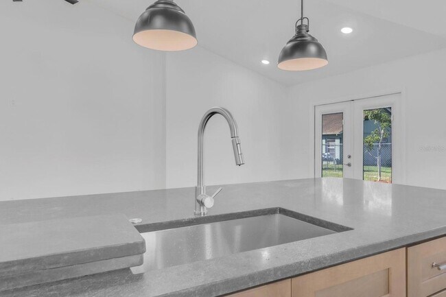 Building Photo - 2622 Liz Ln