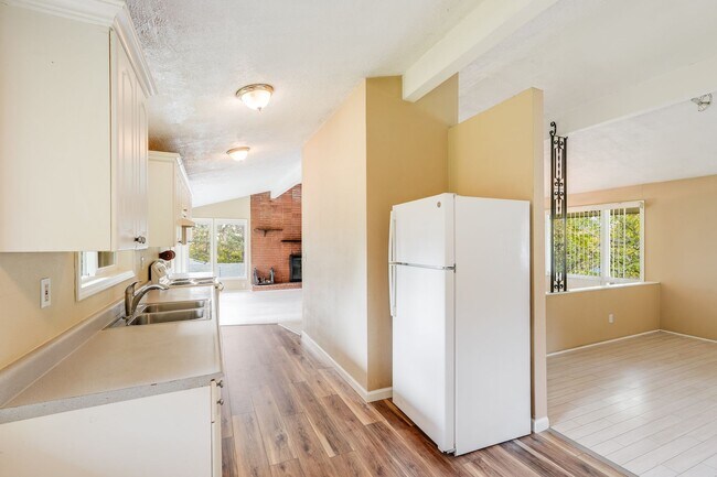 Building Photo - Beautiful 3 Bed, 1.5 Bath Rental Home in G...