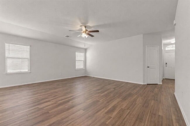 Building Photo - 108 Pivot Dr