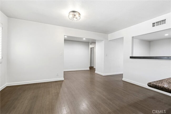 Building Photo - 524 E Ghent St