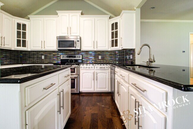 Building Photo - 3005 Comanche Trail