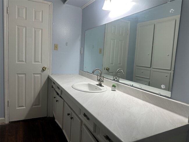 Building Photo - 1914 Indian Shores Rd