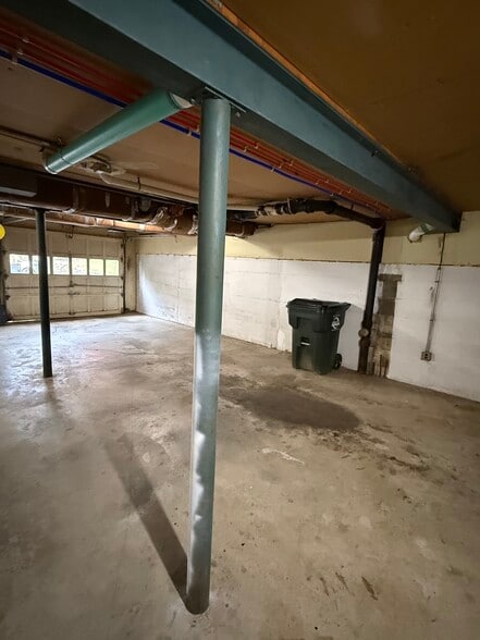 Garage - 6518 Montero Dr