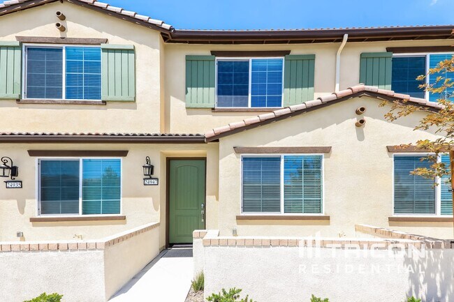 Primary Photo - 24947 Vermijo Ct