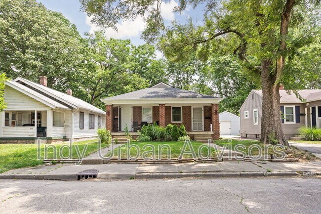 Primary Photo - 4537 Crittenden Ave