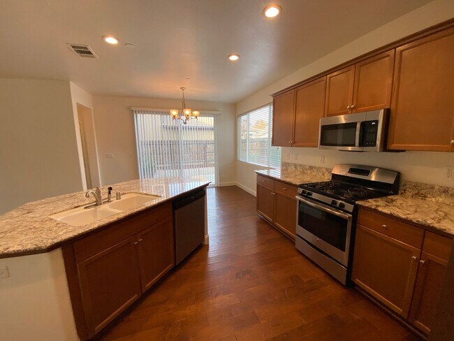 Building Photo - Beautiful 2 Story Home in Gated Avalon Com...