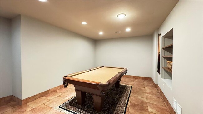 Building Photo - 7195 Devonhall Way