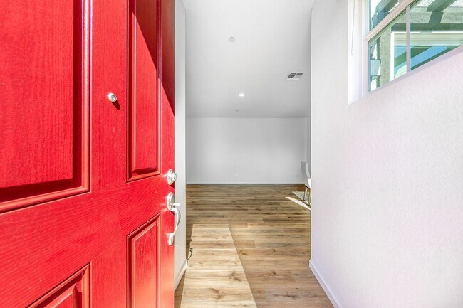 Building Photo - Citrus Heights AMAZING FLOOR-PLAN (Solar) ...