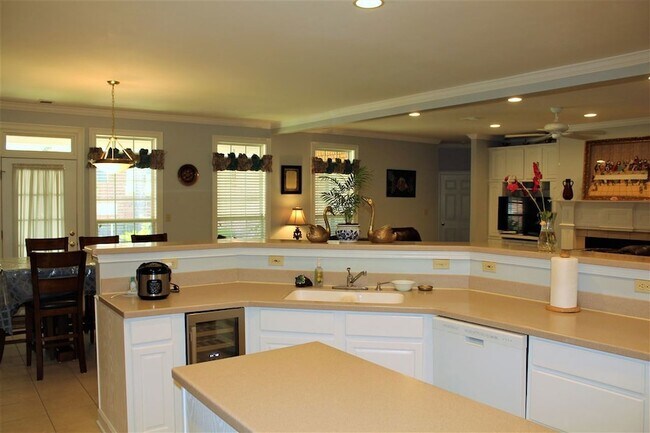 Building Photo - 355 Forest Hill-Irene Rd