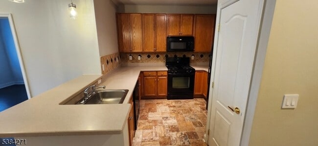 Primary Photo - 2107 Ramapo Ct
