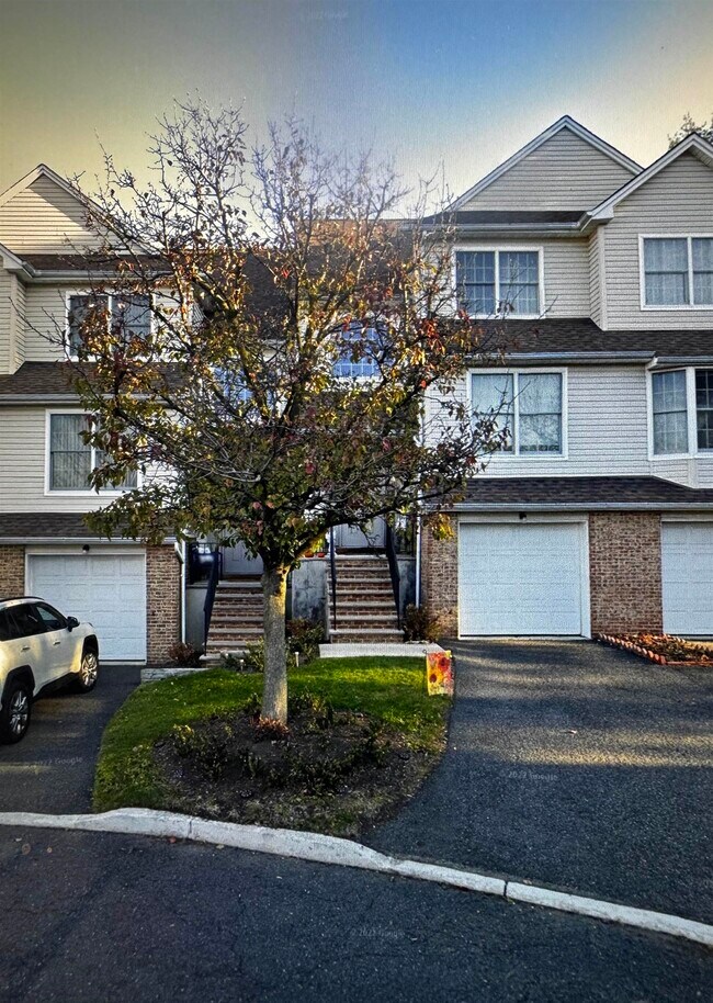 Primary Photo - 302 Grand Ridge Dr