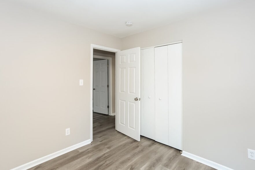 Building Photo - 8428 Rittenhouse Cir