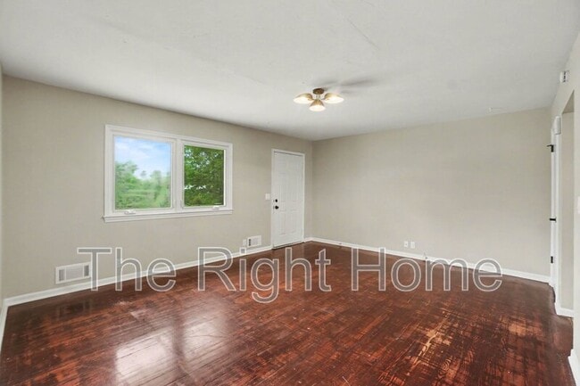 Building Photo - 6929 N 64th St