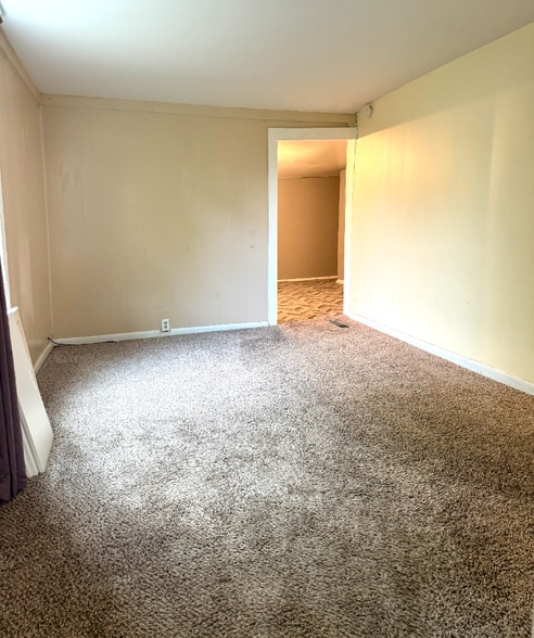 Building Photo - 3820 Hydes Ferry Rd