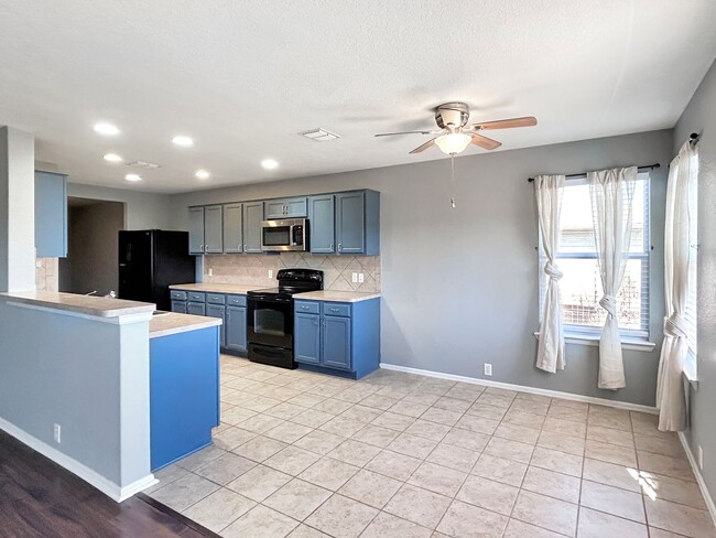 Building Photo - Spacious 4-Bedroom Home in Schertz/Cibolo ...