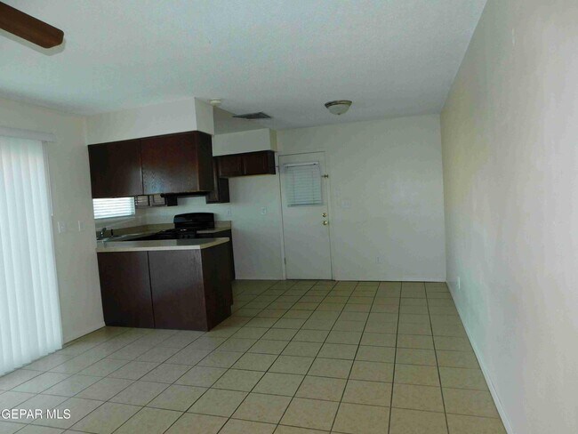 Building Photo - 225 3 Rivers Dr