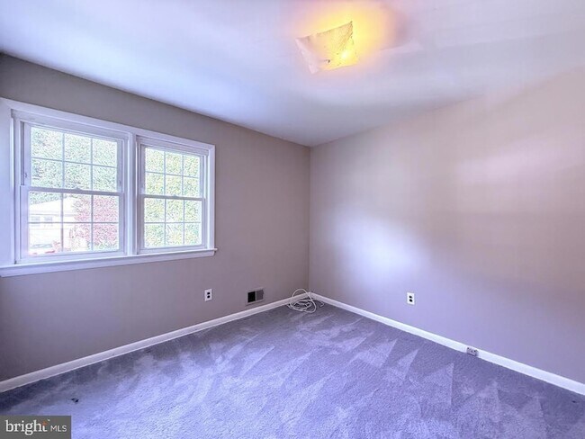 Building Photo - 8703 34th Ave