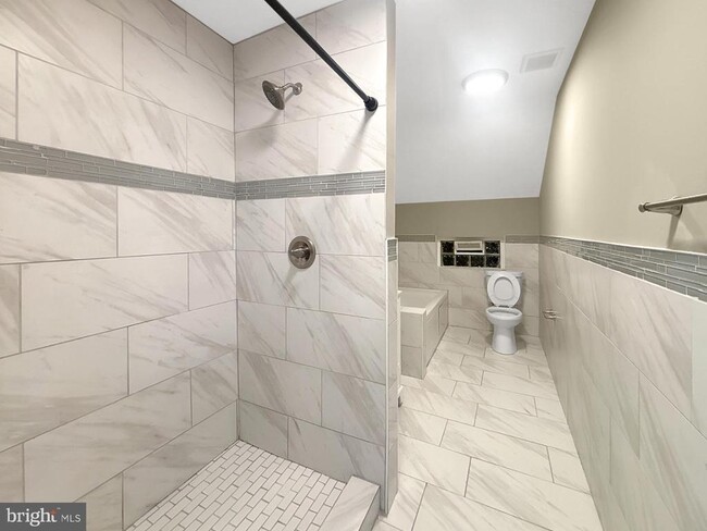 Building Photo - 1026 W Fayette St