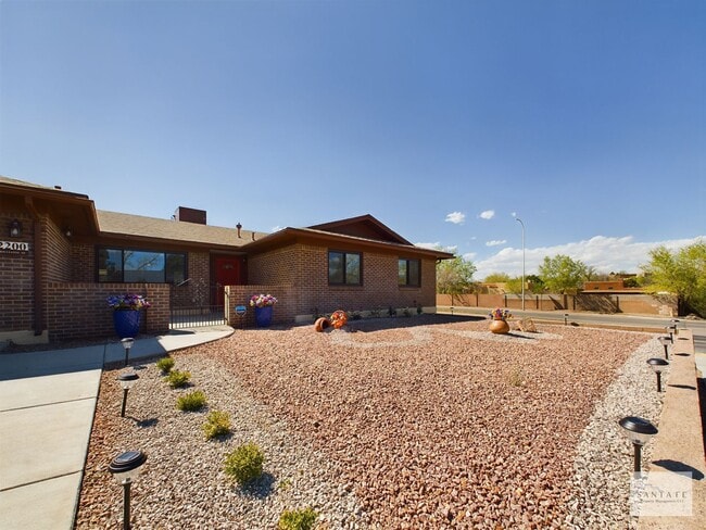 Building Photo - Beautifully Remodeled single Level Home Available Now