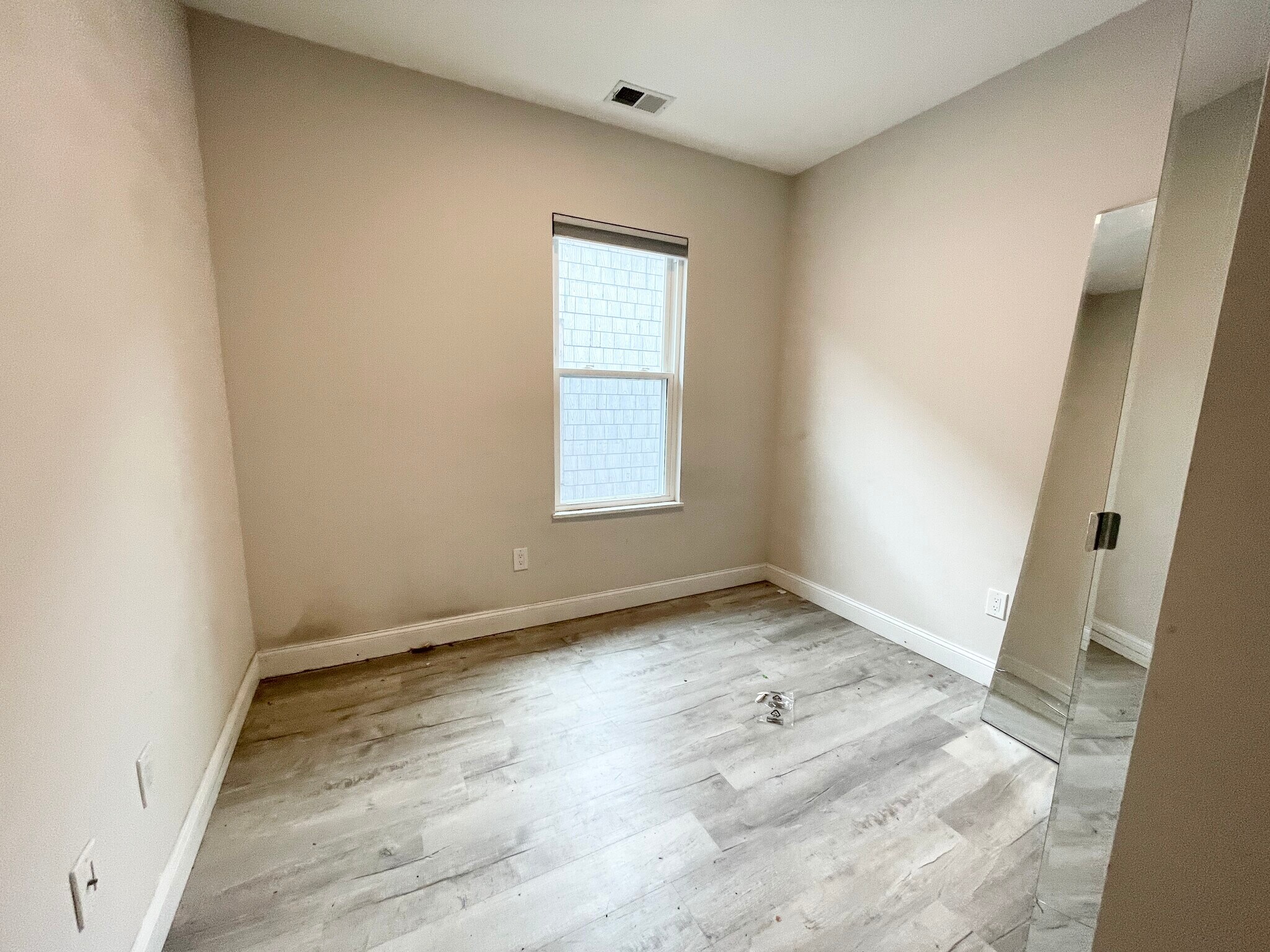 Building Photo - 113 Hillside St