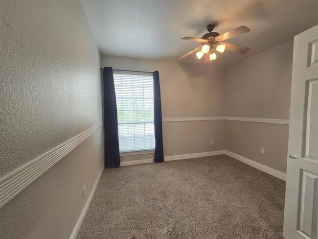 Building Photo - 10620 Chestnut Ridge Rd