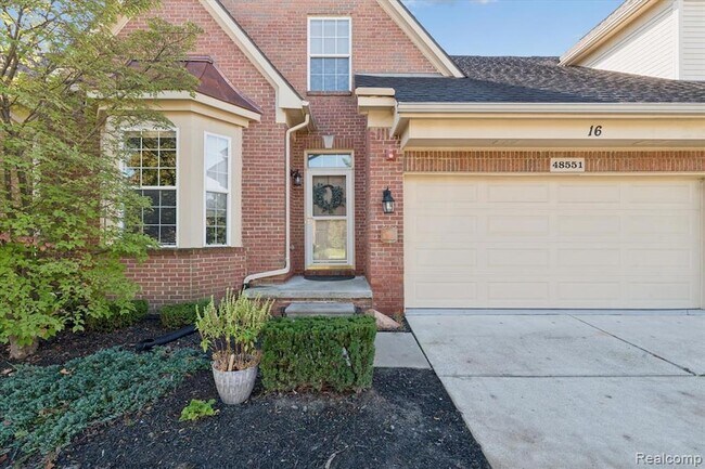 Building Photo - 48551 Oak Bridge Dr