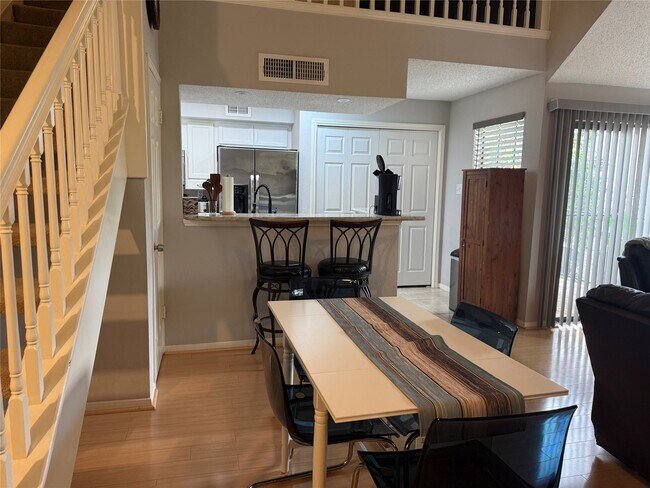 Building Photo - 2300 Old Spanish Trl