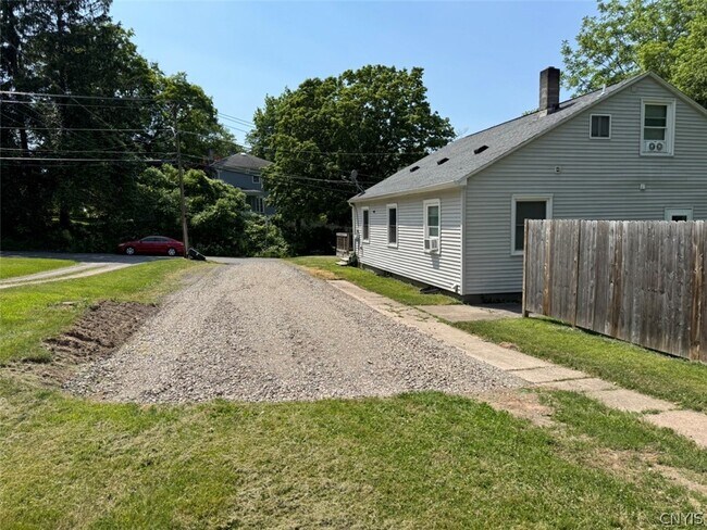 Building Photo - 21 S Skaneateles St