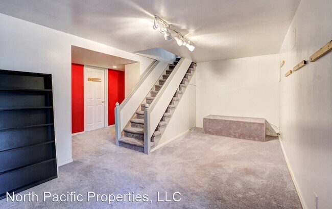 Building Photo - 3 br, 3 bath House - 2524 Montavista Place...