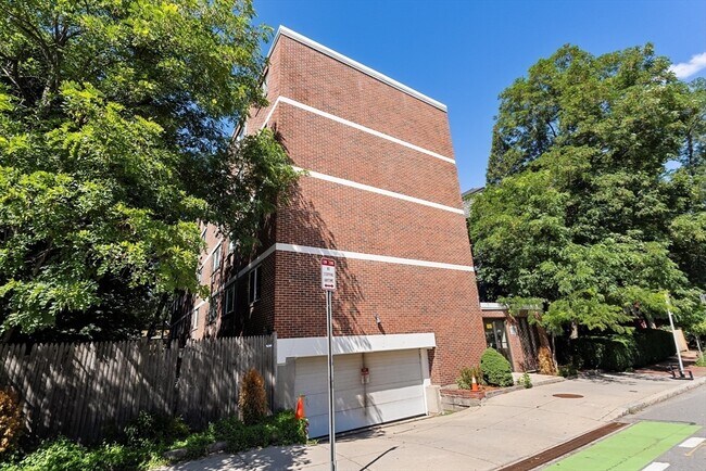 Building Photo - 1691 Cambridge St
