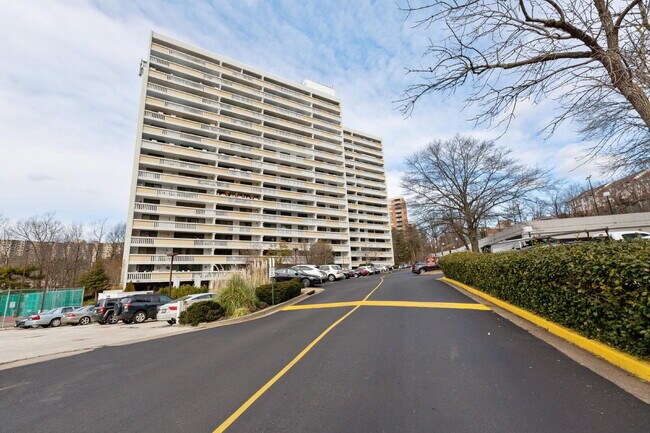 Primary Photo - Amazing Opportunity to Rent this well Main...