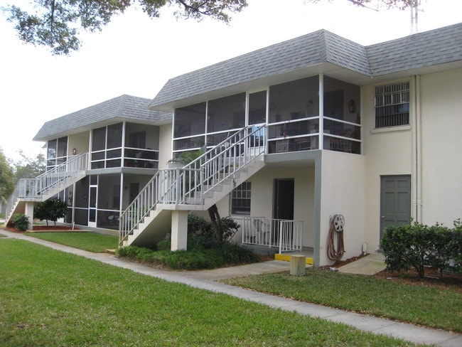 Building - Plantation Apartments