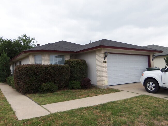 Building Photo - 2414 Tracey Ann Ln