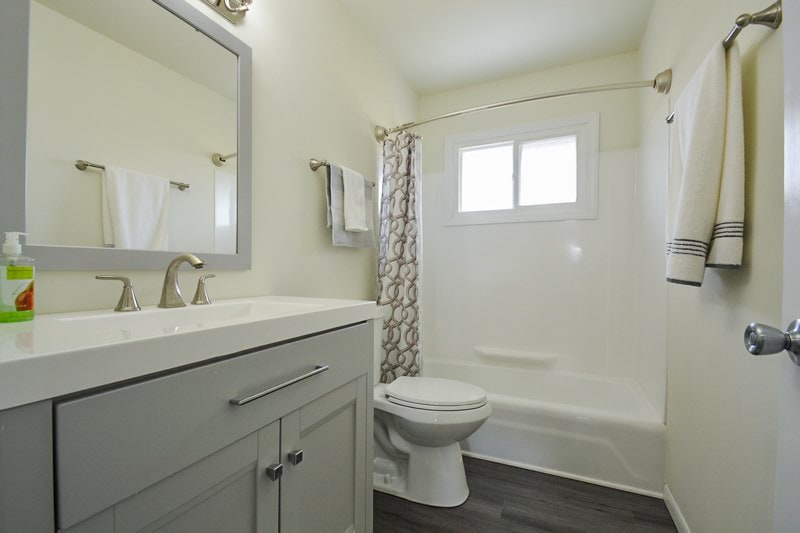 Bathroom - 1602 Blackhawk Trl