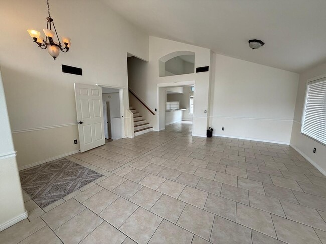 Building Photo - 3012 E Hermosa Vista Dr