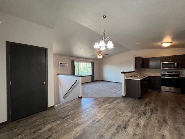 Building Photo - 4131 Parkview Dr