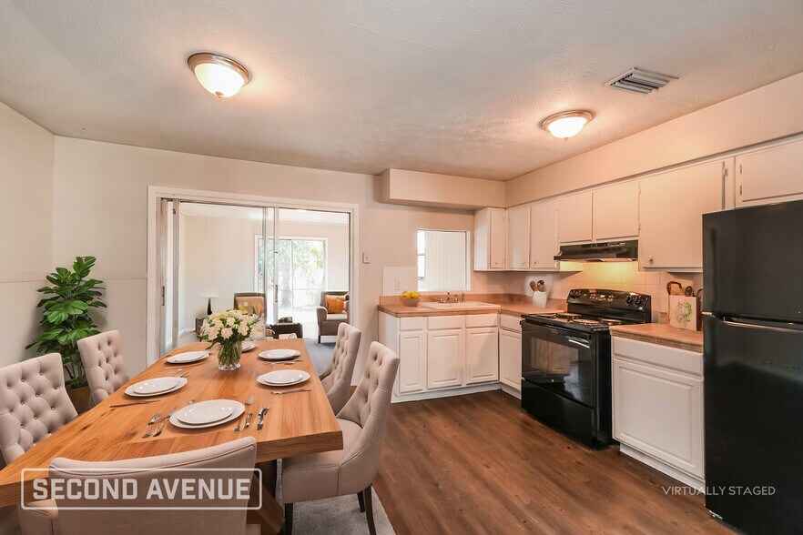 Building Photo - 6536 Manhattan Dr