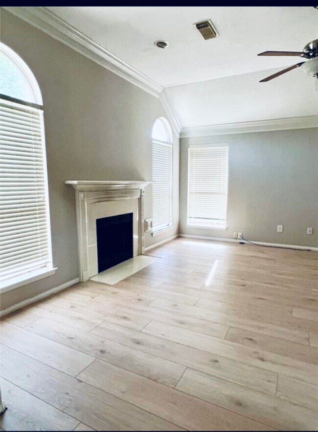 Building Photo - 13607 Mansor Dr