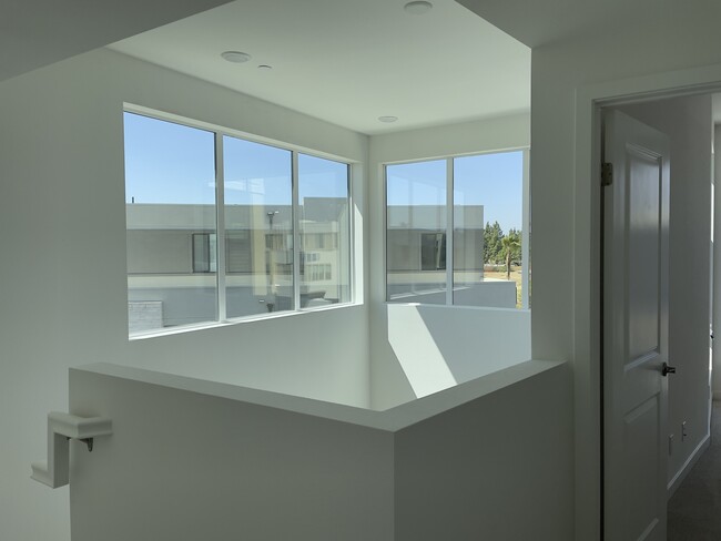 Building Photo - 9636 New Morning Pl